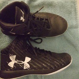 Girls Under Armour Basketball Shoes